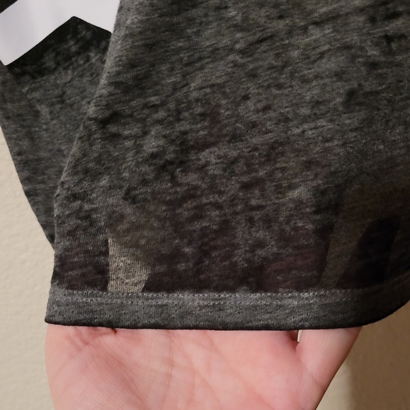 EUC PINK Victoria's Secret Womens Acid Washed Gray Tee Love Size Extra Small - Picture 5 of 11